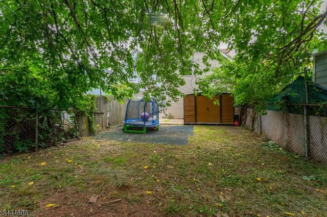 235 Pine St, Elizabeth City, NJ 07206