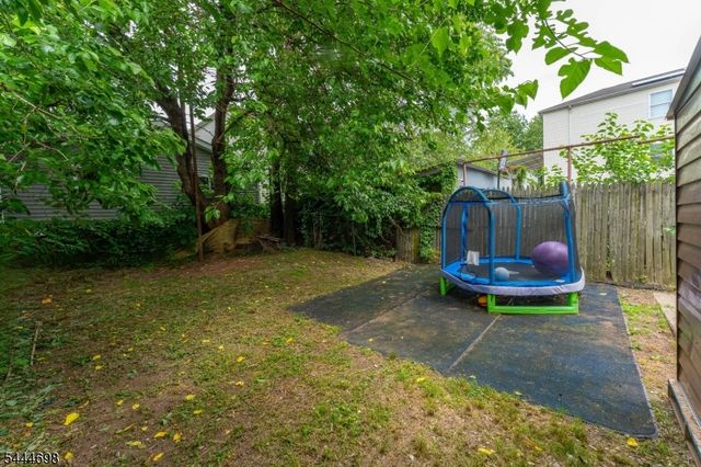 235 Pine St, Elizabeth City, NJ 07206