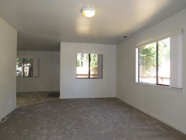 19245 Geisendorfer Rd, Applegate, CA 95703