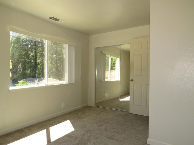 19245 Geisendorfer Rd, Applegate, CA 95703