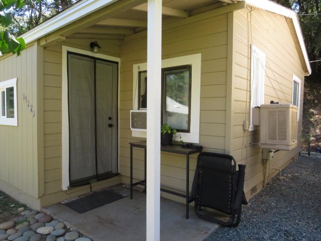19245 Geisendorfer Rd, Applegate, CA 95703