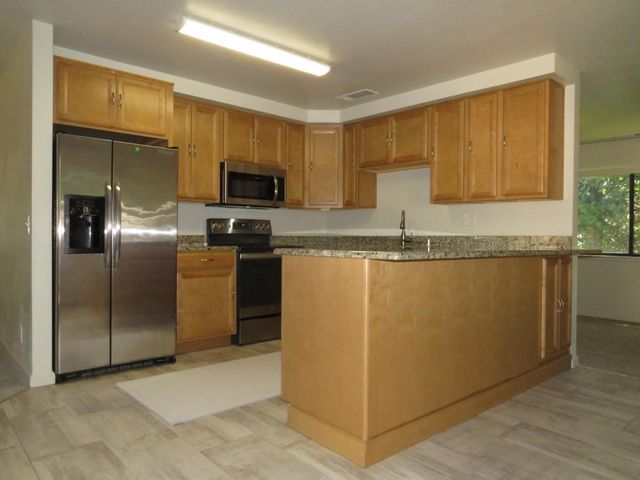 19245 Geisendorfer Rd, Applegate, CA 95703
