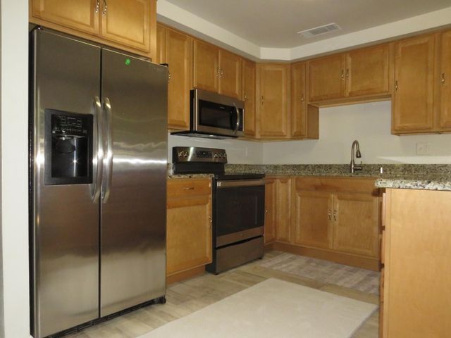 19245 Geisendorfer Rd, Applegate, CA 95703