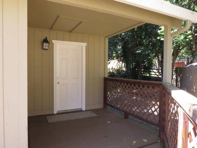 19245 Geisendorfer Rd, Applegate, CA 95703