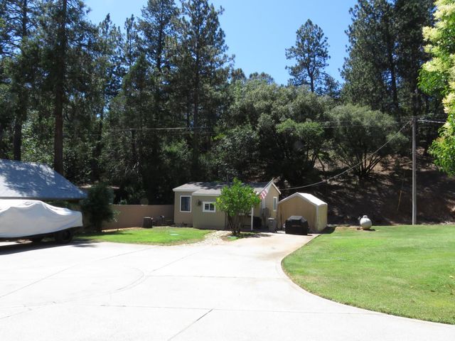 19245 Geisendorfer Rd, Applegate, CA 95703