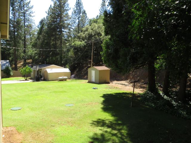 19245 Geisendorfer Rd, Applegate, CA 95703