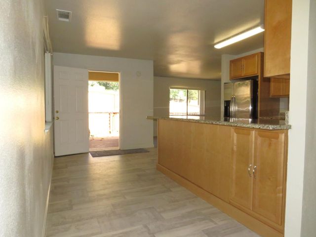 19245 Geisendorfer Rd, Applegate, CA 95703