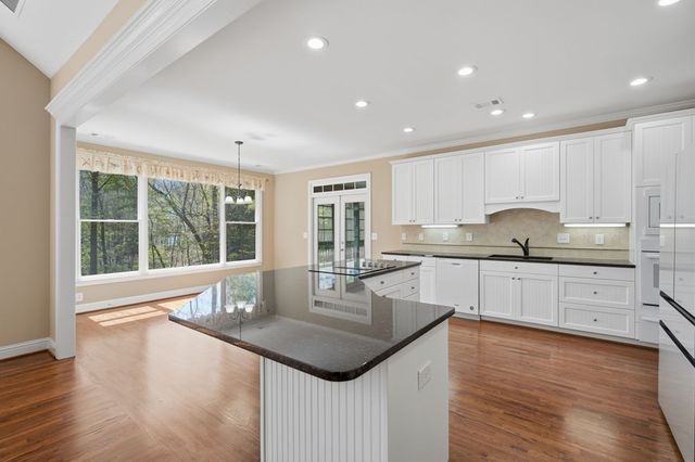 33 Kingfisher Point, Big Canoe, GA 30143