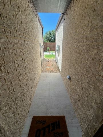 6004 Bursey Road, Watauga, TX 76148