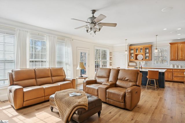 1120 Bay Drive, Fair Play, SC 29643