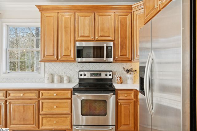 1120 Bay Drive, Fair Play, SC 29643