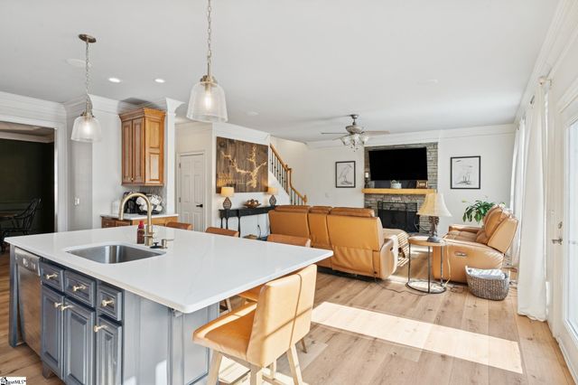 1120 Bay Drive, Fair Play, SC 29643