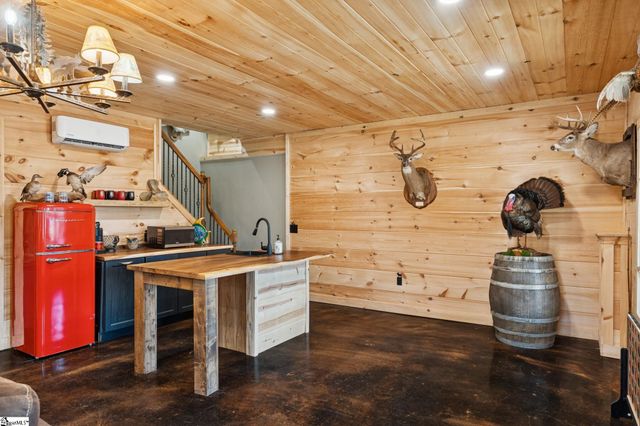 1120 Bay Drive, Fair Play, SC 29643