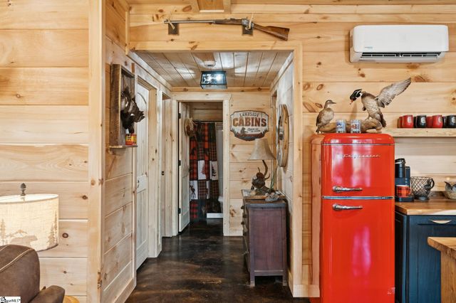 1120 Bay Drive, Fair Play, SC 29643