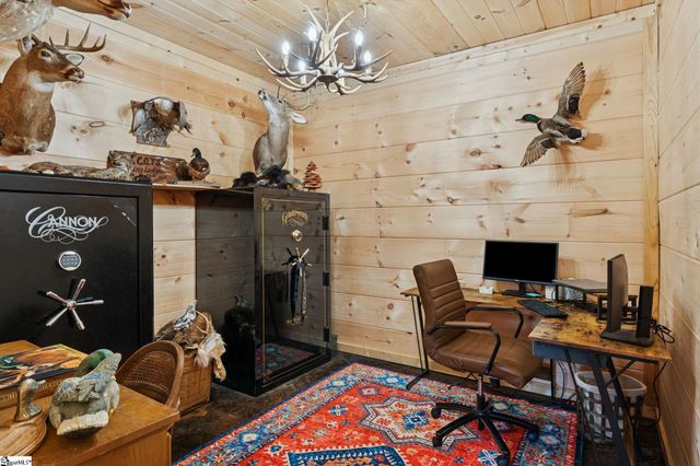 1120 Bay Drive, Fair Play, SC 29643