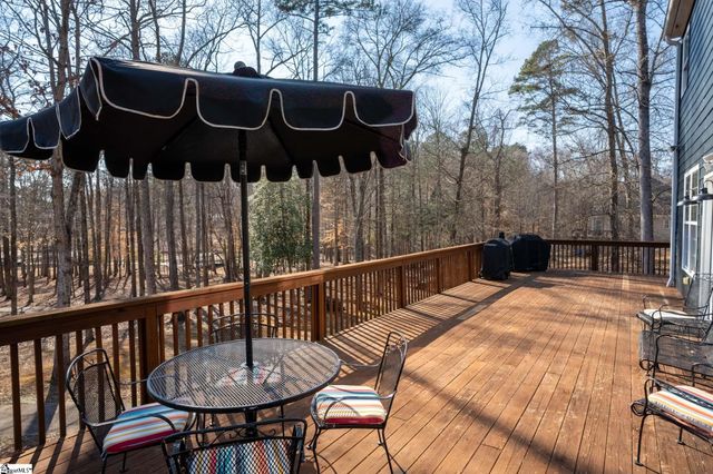 1120 Bay Drive, Fair Play, SC 29643