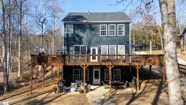 1120 Bay Drive, Fair Play, SC 29643