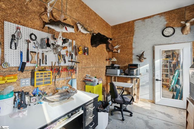 1120 Bay Drive, Fair Play, SC 29643