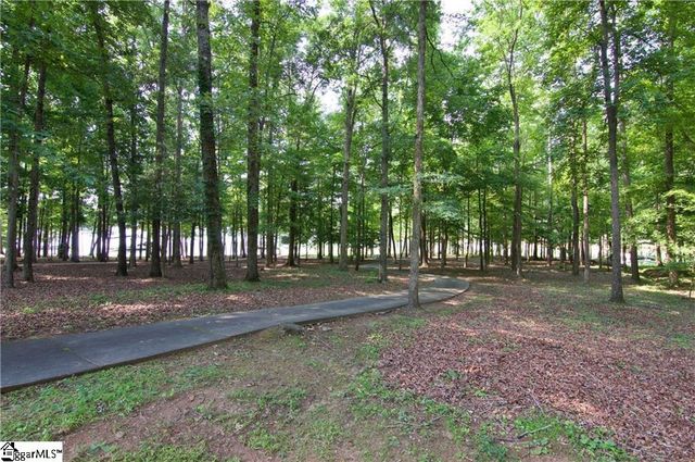 1120 Bay Drive, Fair Play, SC 29643