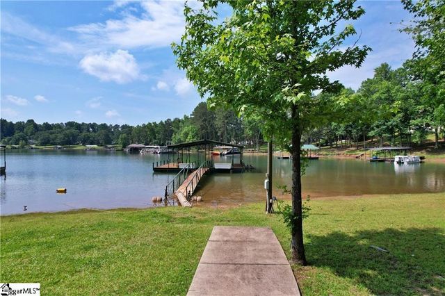 1120 Bay Drive, Fair Play, SC 29643