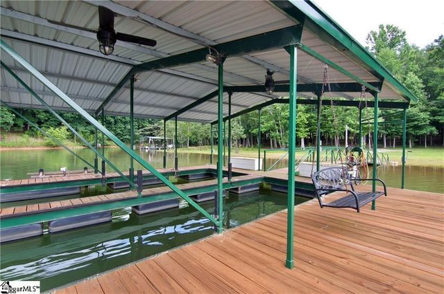 1120 Bay Drive, Fair Play, SC 29643