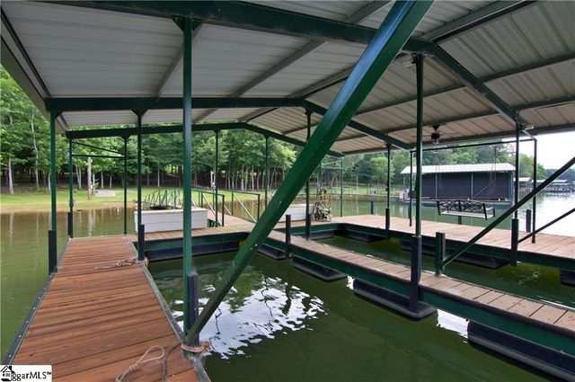 1120 Bay Drive, Fair Play, SC 29643