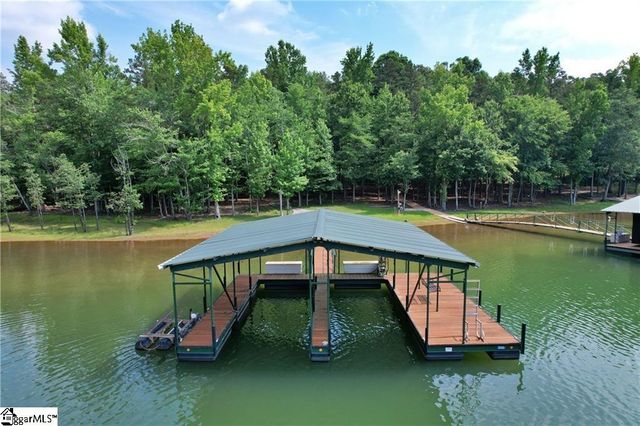 1120 Bay Drive, Fair Play, SC 29643