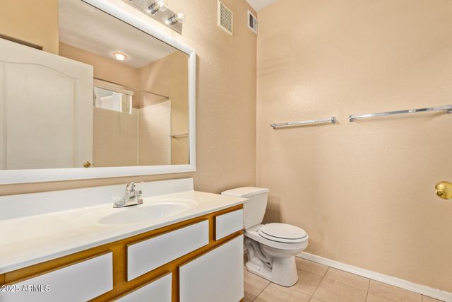 2929 W YORKSHIRE Drive 1104, Phoenix, AZ 85027