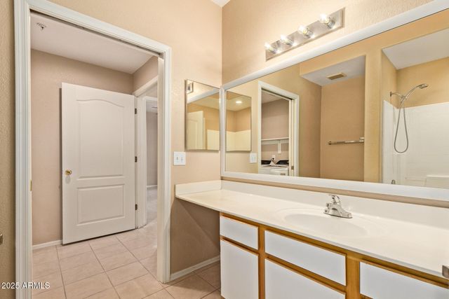 2929 W YORKSHIRE Drive 1104, Phoenix, AZ 85027