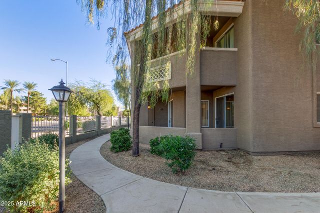 2929 W YORKSHIRE Drive 1104, Phoenix, AZ 85027