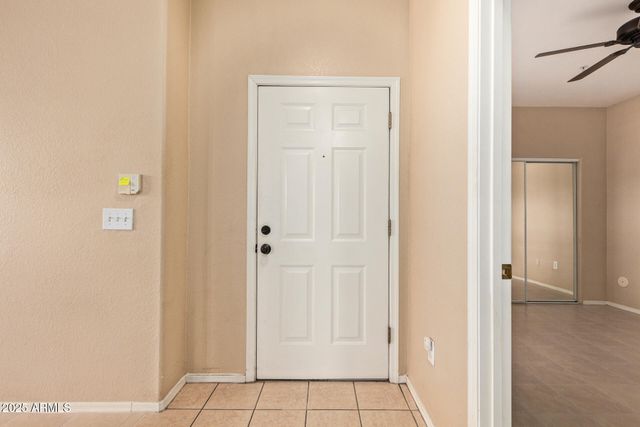 2929 W YORKSHIRE Drive 1104, Phoenix, AZ 85027