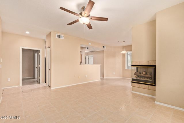 2929 W YORKSHIRE Drive 1104, Phoenix, AZ 85027