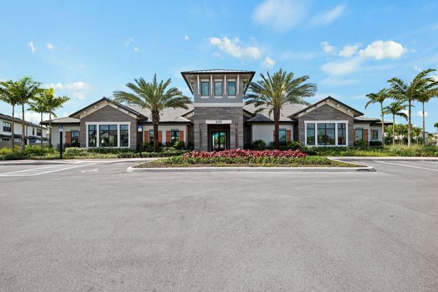 4601 Pinehurst Trail E, Oakland Park, FL 33309
