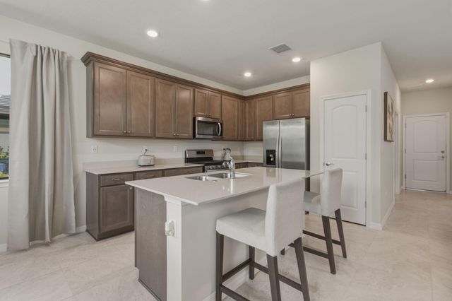 4601 Pinehurst Trail E, Oakland Park, FL 33309