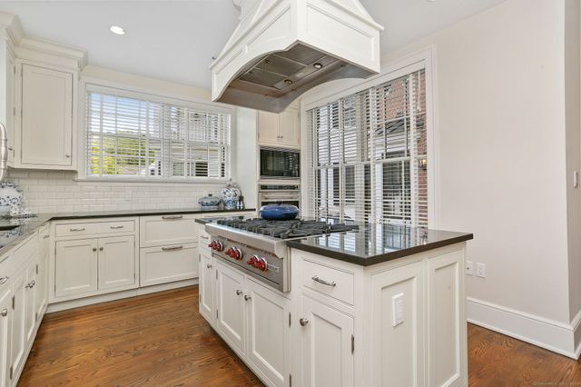 2 Elmwood Drive 2, Fairfield, CT 06890