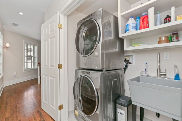 2 Elmwood Drive 2, Fairfield, CT 06890