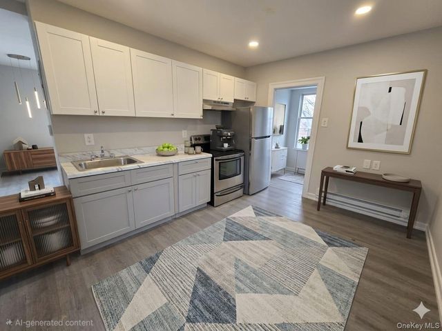 932 E 215TH Street, Bronx, NY 10469