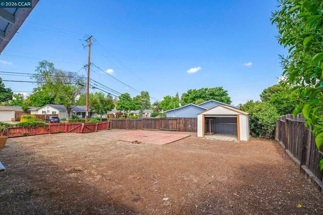 5501 Colorado Dr, Concord, CA 94521
