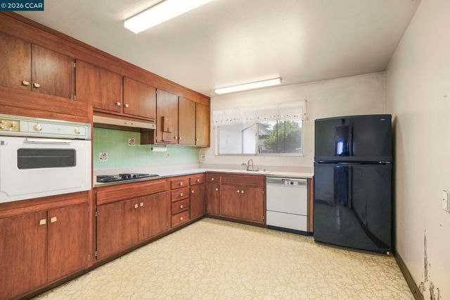 5501 Colorado Dr, Concord, CA 94521