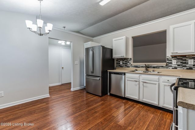 9603 Brooks Bend Rd, Louisville, KY 40258