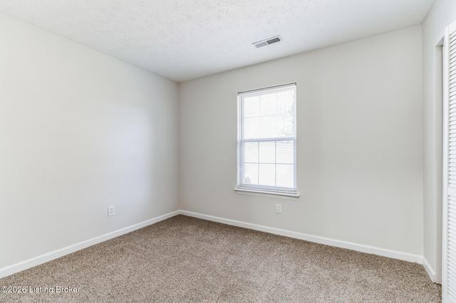 9603 Brooks Bend Rd, Louisville, KY 40258