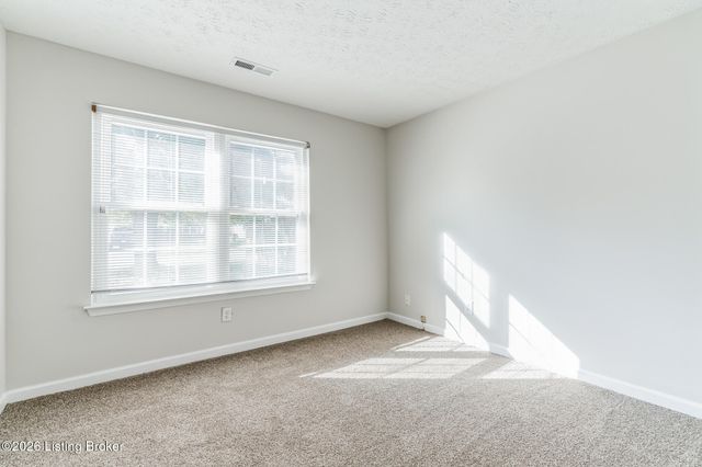 9603 Brooks Bend Rd, Louisville, KY 40258