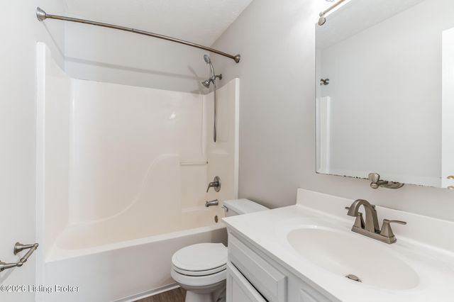 9603 Brooks Bend Rd, Louisville, KY 40258