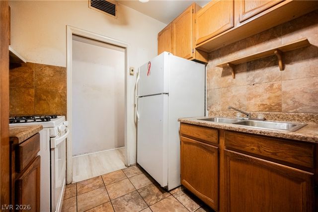 1900 Holmes Street, Las Vegas, NV 89106