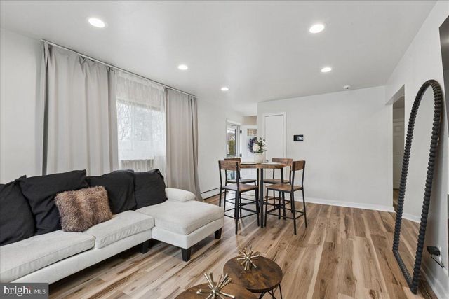117 WINTHROP RD, Edison, NJ 08817