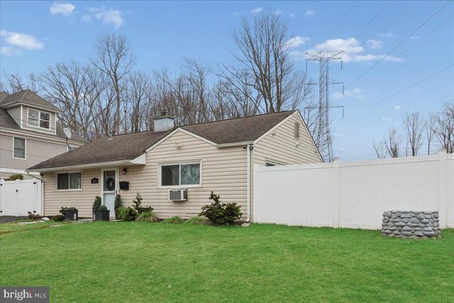 117 WINTHROP RD, Edison, NJ 08817