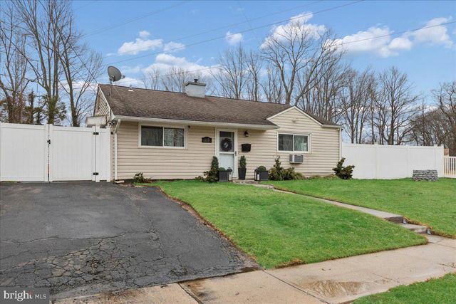 117 WINTHROP RD, Edison, NJ 08817