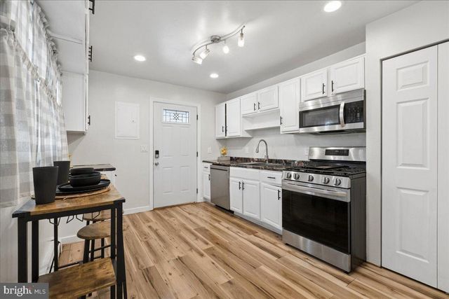 117 WINTHROP RD, Edison, NJ 08817