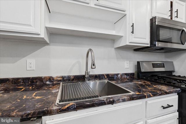 117 WINTHROP RD, Edison, NJ 08817
