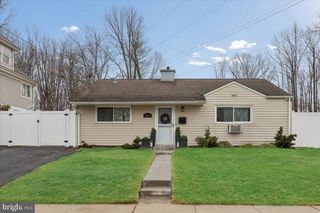 117 WINTHROP RD, Edison, NJ 08817